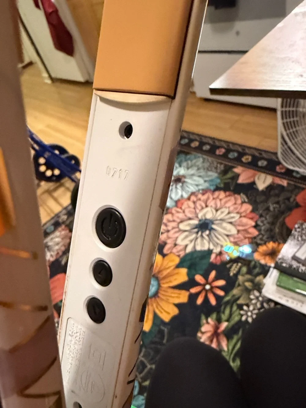 CHI White & Gold Ceramic Hair Straightener - Sleek Styling Flat Iron - Picture 4 of 6